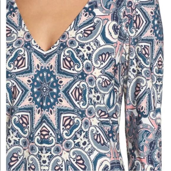 Eliza J Flounce Hem Shift Jersey Dress Size 12 Paisley Medallion Print V-Neck - Picture 2 of 16